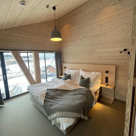 Brimibue Hotel Lom Extérieur photo